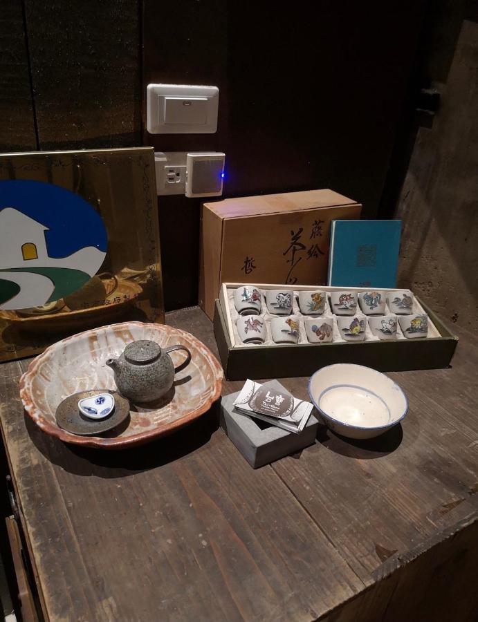 טאינאן 台甕茶室青年旅館 Tai-Wong Tatami Room Hostel מראה חיצוני תמונה
