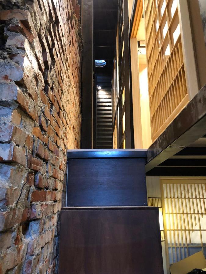 טאינאן 台甕茶室青年旅館 Tai-Wong Tatami Room Hostel מראה חיצוני תמונה