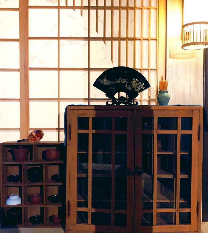 טאינאן 台甕茶室青年旅館 Tai-Wong Tatami Room Hostel מראה חיצוני תמונה