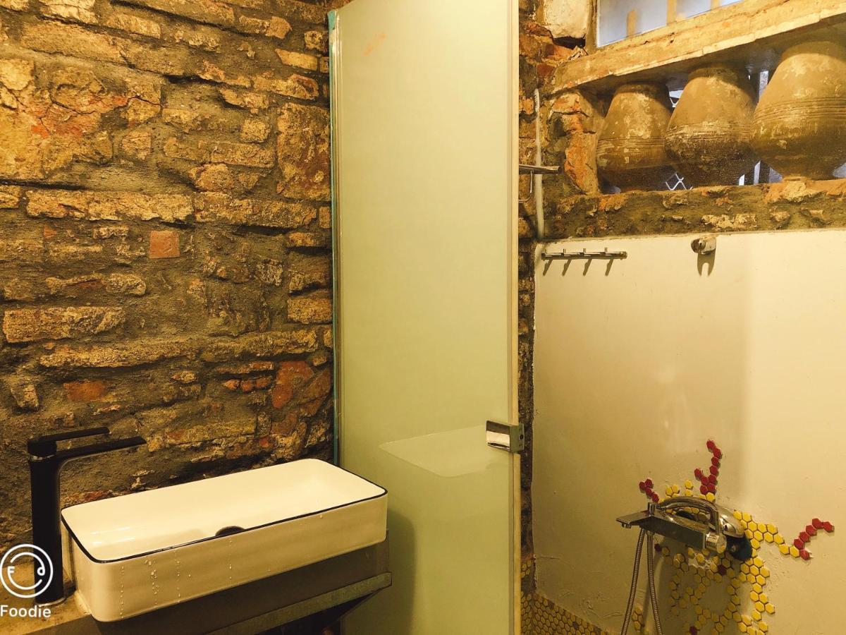 טאינאן 台甕茶室青年旅館 Tai-Wong Tatami Room Hostel מראה חיצוני תמונה
