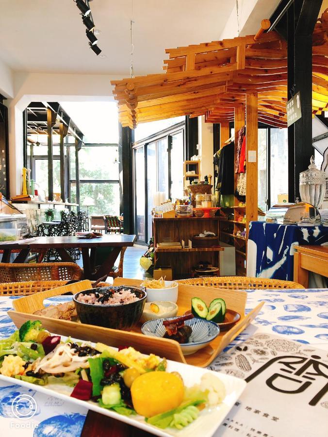טאינאן 台甕茶室青年旅館 Tai-Wong Tatami Room Hostel מראה חיצוני תמונה